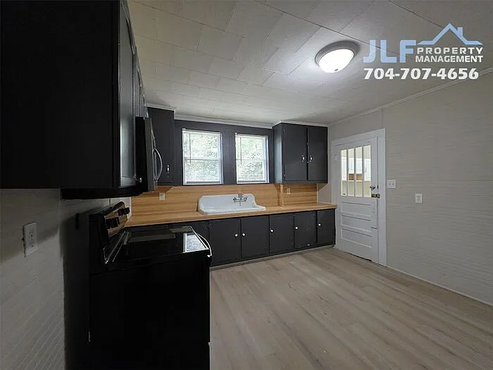 1417 Oakshade Ave — Photo 5
