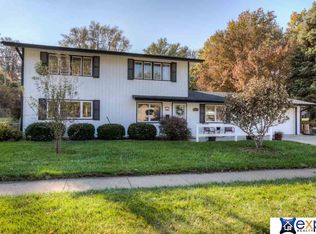 8215 Templeton Dr, Omaha, NE 68134