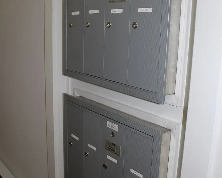 1730 Bank St — Photo 3