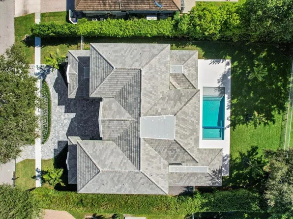 2735 Embassy Drive, West Palm Beach, FL 33401