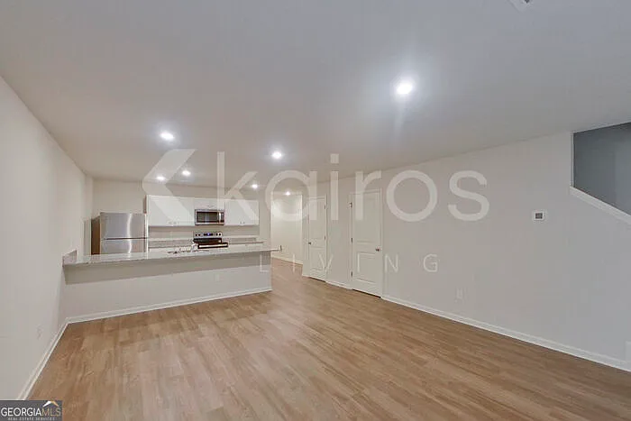 3 bed, 2.5 bath, 1648 sqft, $1,675 — Photo 4