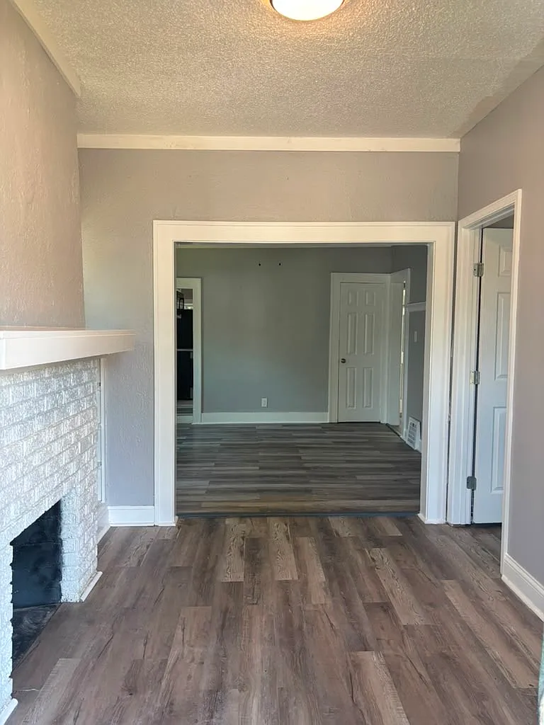 3 bed, 1078 sqft, $1,250 — Photo 2
