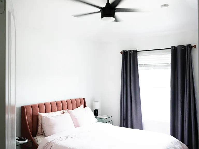 Third bedroom, extra high ceilings, light and airy!