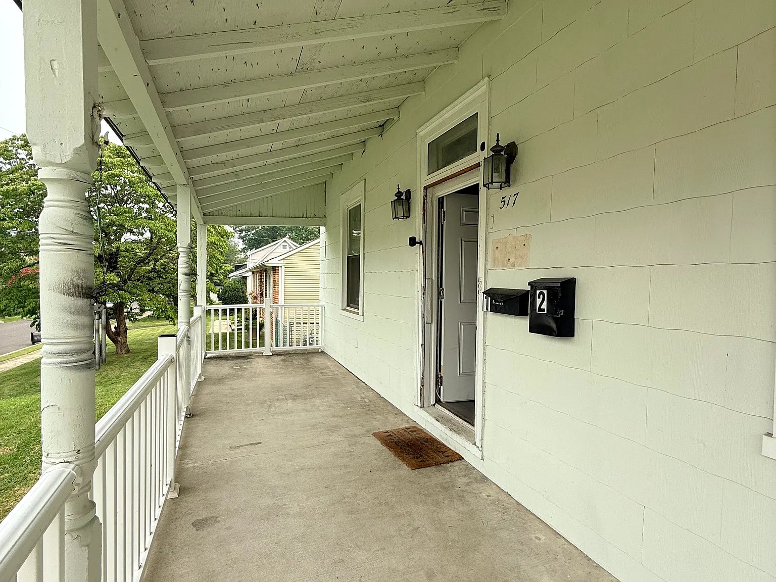 4 bed, 2000 sqft, $2,300 — Photo 2