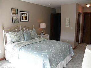 5th image of 117 Peddlars Dr