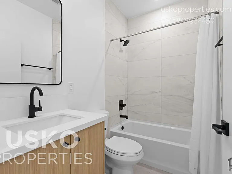 4381 El Camino Ave #B — Photo 3