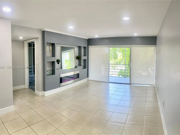 4255 N University Dr #304 — Photo 6