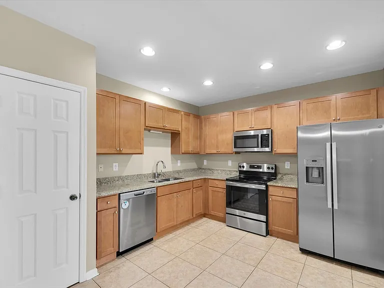 10825 Newbridge Dr — Photo 11