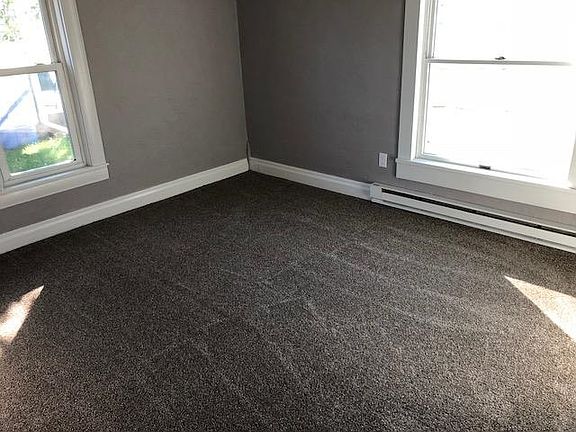 5th image of 215 Collinwood Ave