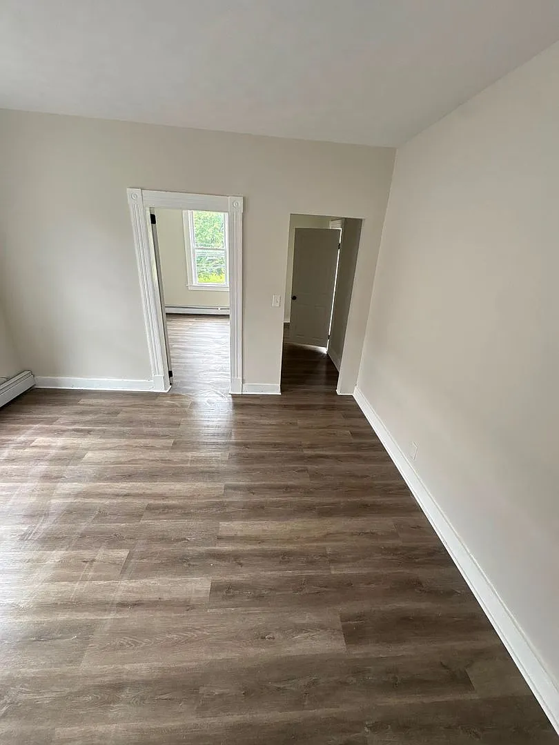 172 Glen St, New Britain — Photo 4