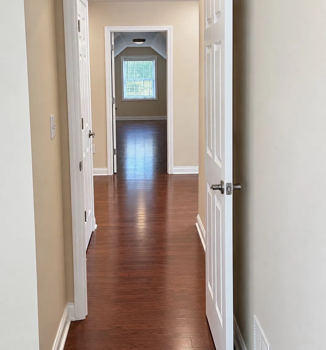 5 bed, 2948 sqft, $3,999 — Photo 4