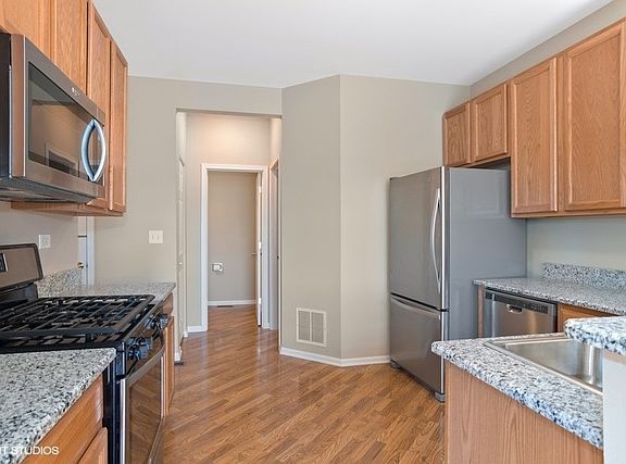 3rd image of 549 Peregrine Pkwy #A