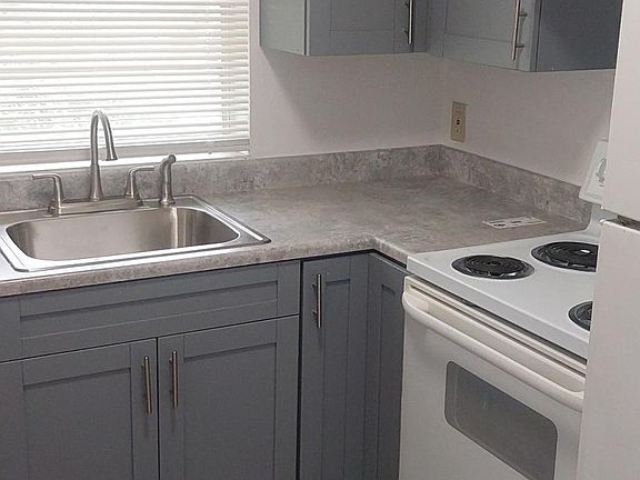 3rd image of 1011 E Bougainvillea Ave APT B