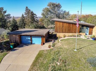 1100 S Highland Acre Rd, Bismarck, ND 58501