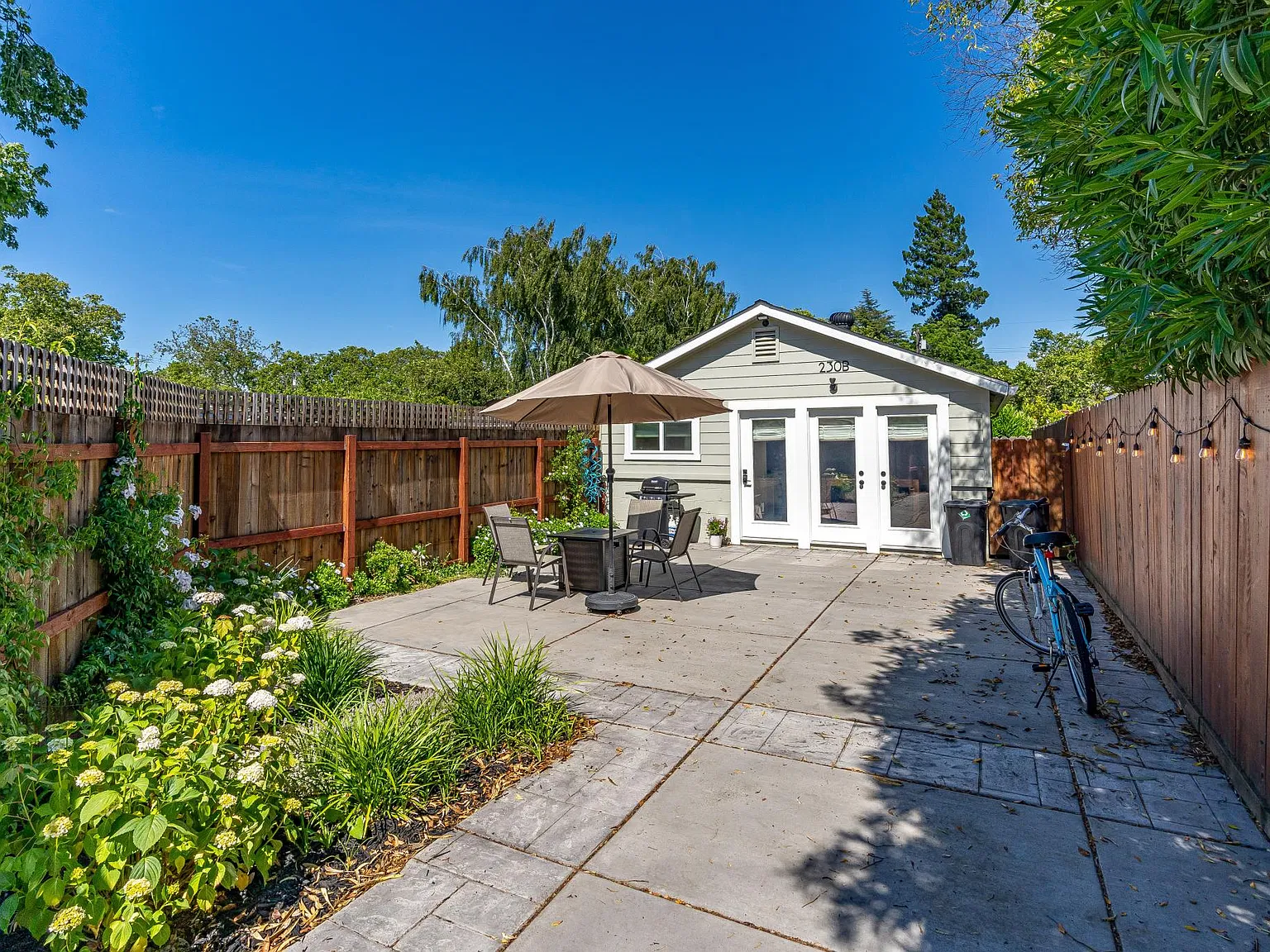 230 S Hartson St — Photo 3