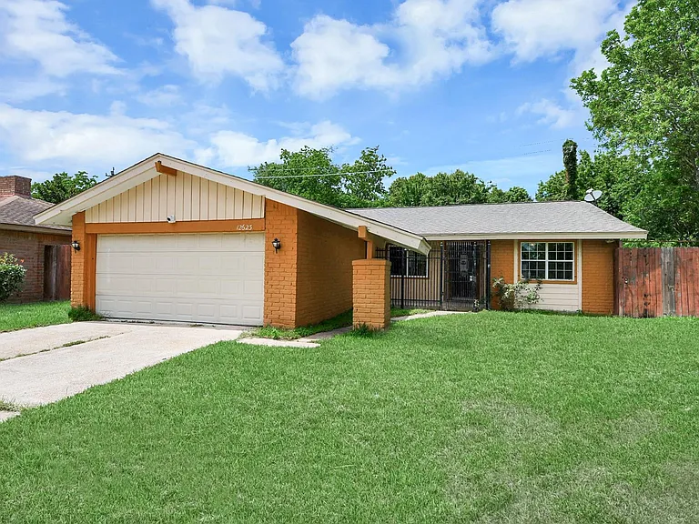 12623 Fern Forest Dr — Photo 35