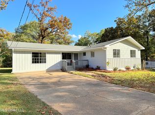 250 Maxine Cir, Pearl, MS 39208