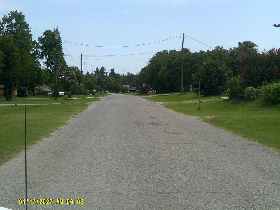 2nd image of 4909 Woodland Park Ter