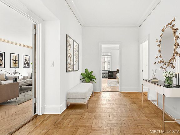 3rd image of 136 E 79th St #8A