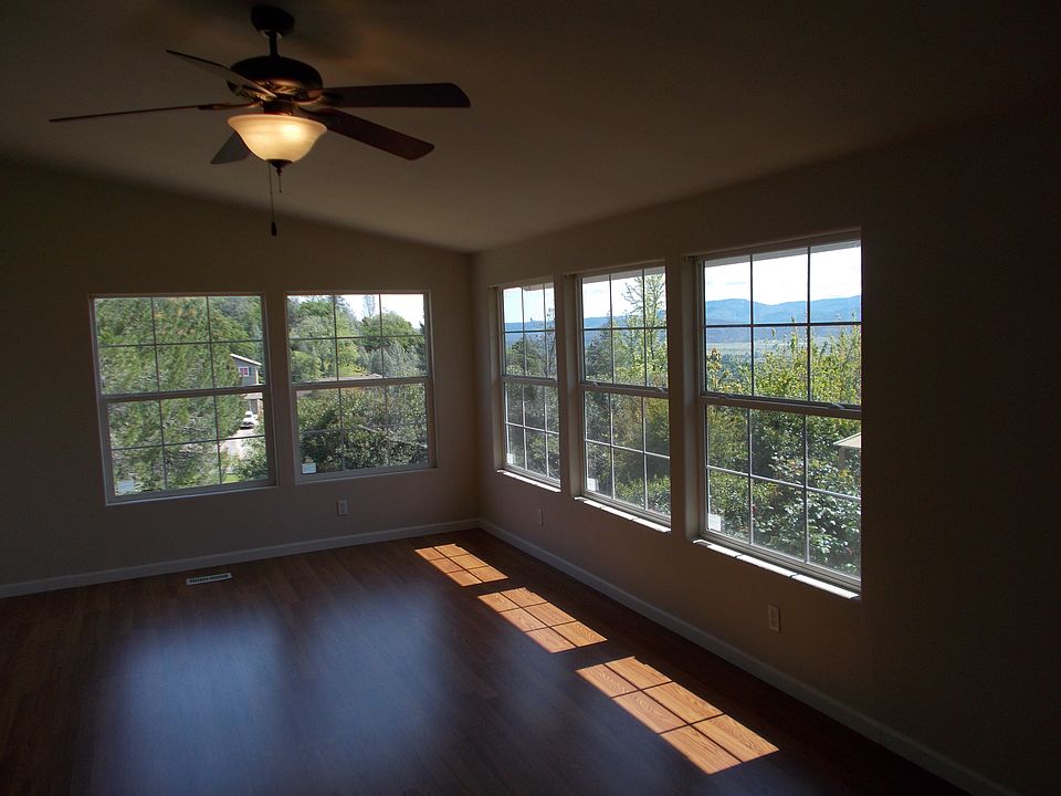 1st image of 18221 Boxwood Ct
