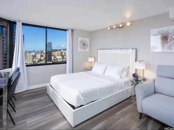 444 Niu St APT 2702, Honolulu, HI 96815