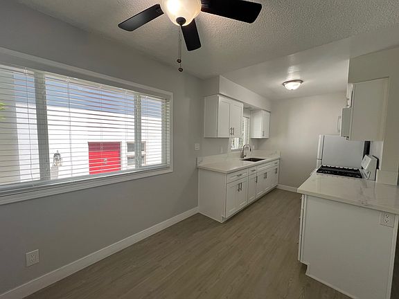 3rd image of 1534 Manhattan Beach Blvd APT C