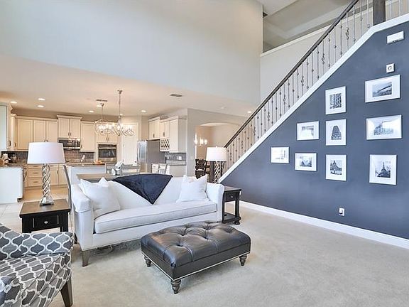 3rd image of 13619 Artesa Bell Dr