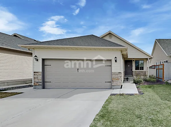 1596 E Shadow Dr, Eagle Mountain, UT 84005