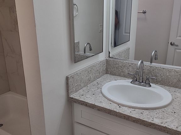 4th image of 6307 Milton Ave APT B