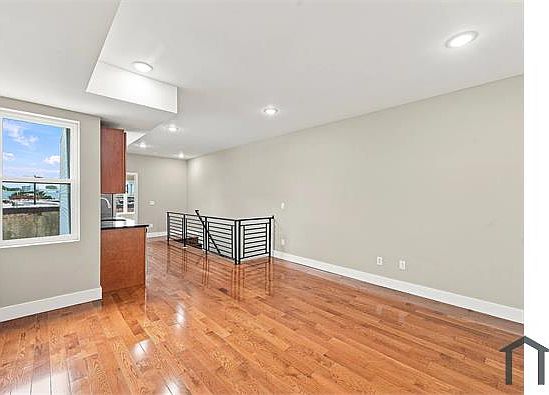 4th image of 1406 Point Breeze Ave #3F