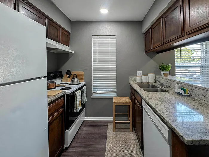 2225 Stella St #3 — Photo 3