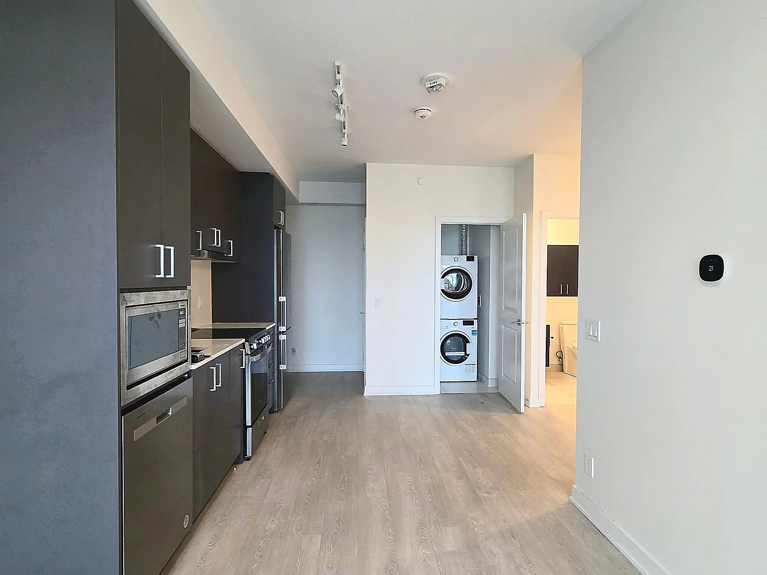 2 bed, $2,300 — Photo 4