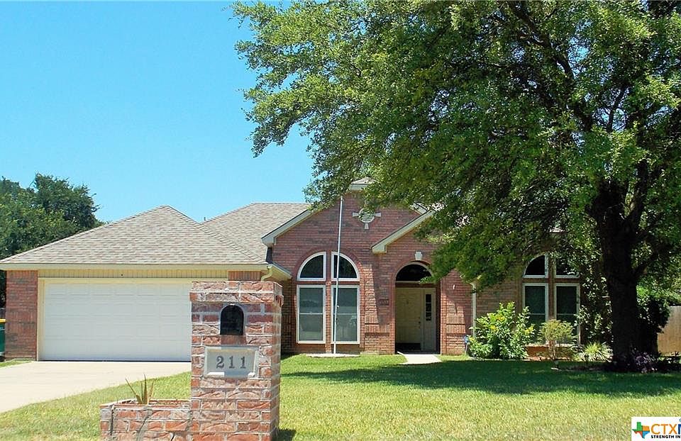 1st image of 211 Camino Principal