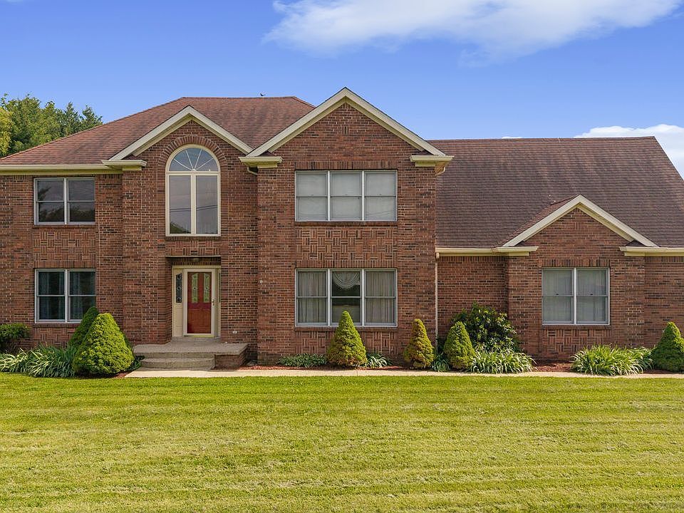 1st image of 3877 Meadowbrook Dr
