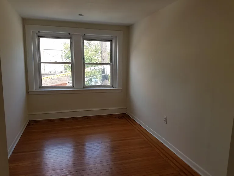 632 N 2nd St #3F — Photo 6