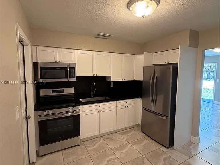 9250 SW 168th St #9252 — Photo 14