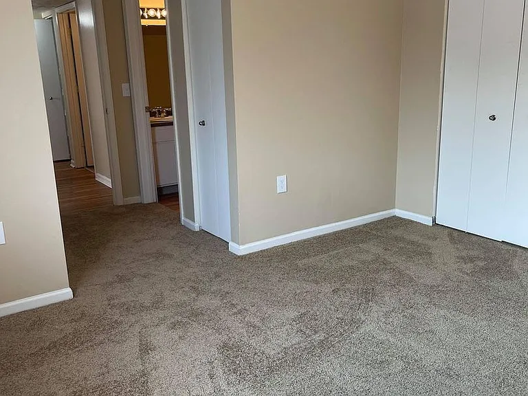Walnut Manor Apartments — Photo 26