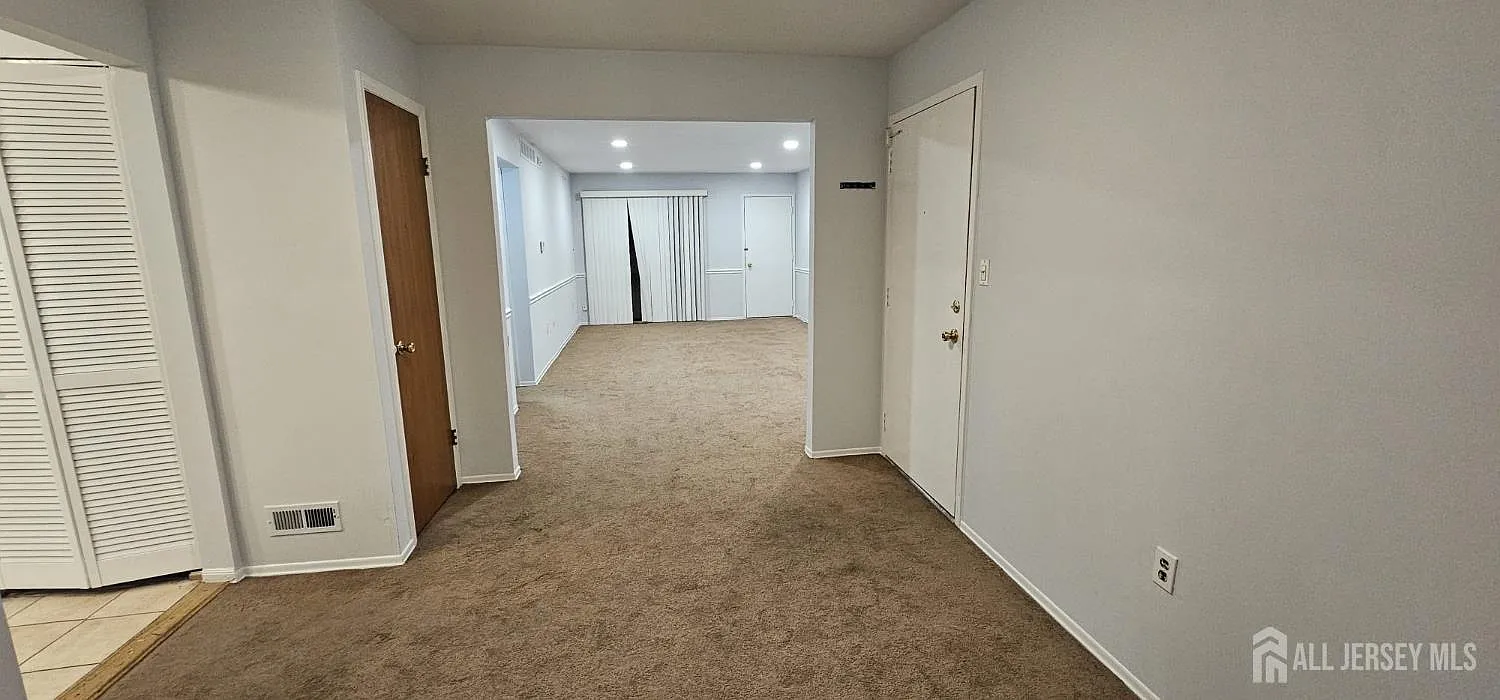1 bed, 1.0 bath, $2,000 — Photo 3