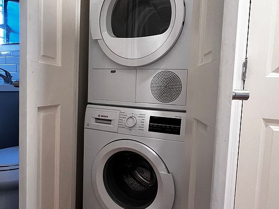 4th image of 658 Dean St #1
