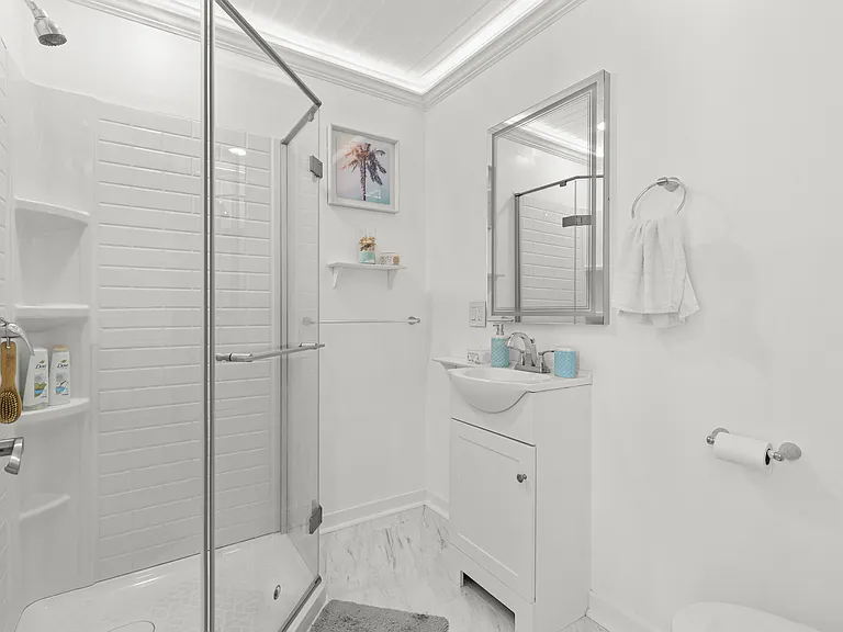 583 Pocahontas Dr — Photo 2