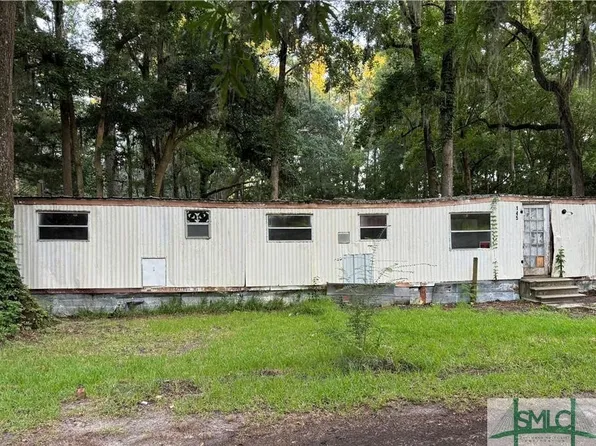 145 Pine Avenue, Midway, GA 31320