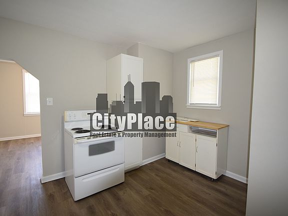 5th image of 1625 N Gladstone Ave