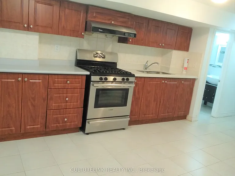 30 Rockport Cres #BASEMENT — Photo 7