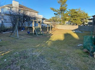 5 Riverview Rd, Monmouth Beach, NJ 07750