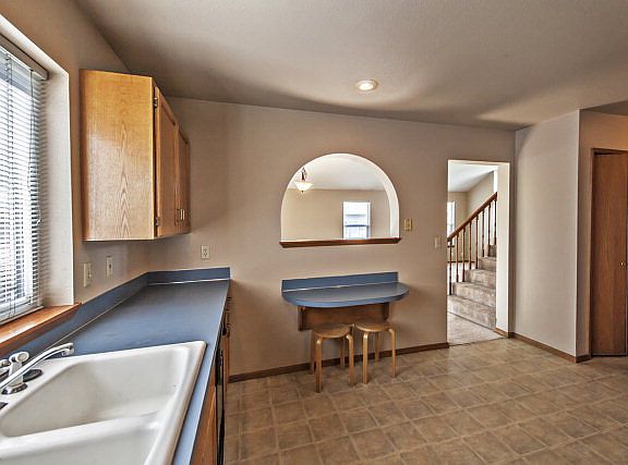 4th image of 814 SE Marine Dr
