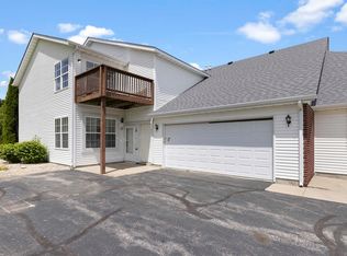 10050 Skipperling Rd, Roscoe, IL 61073