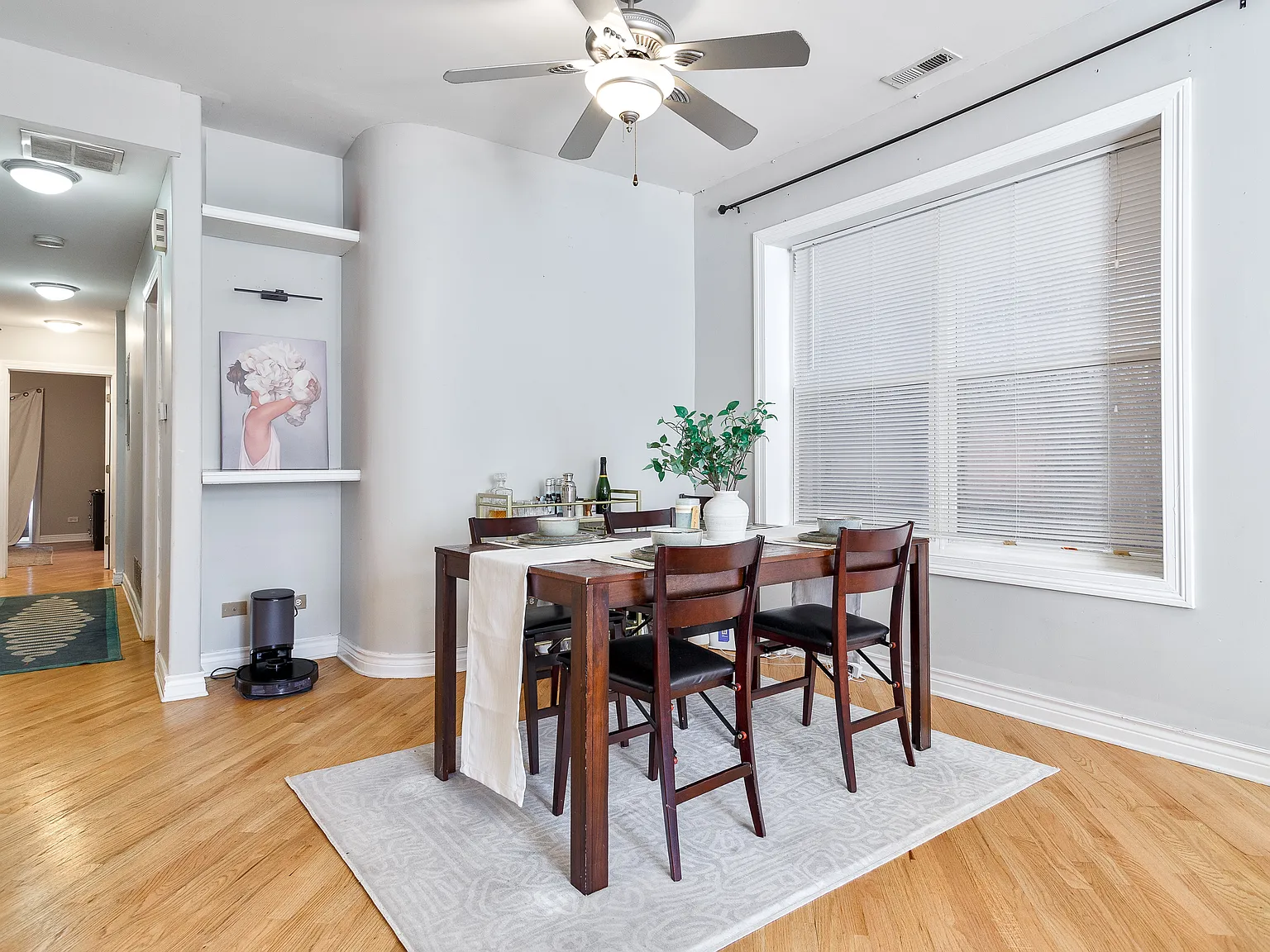 3047 N Clybourn Ave — Photo 2