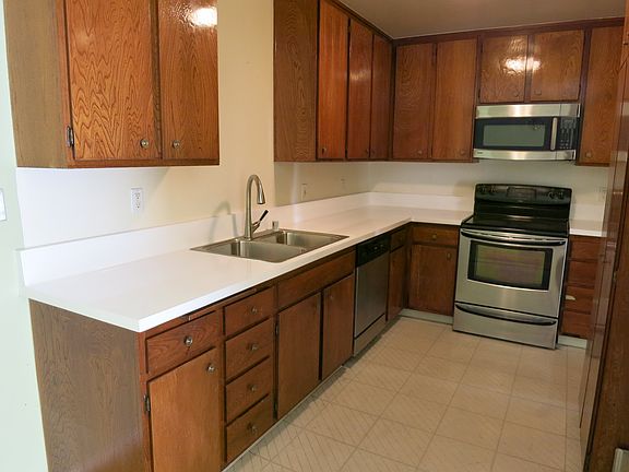 2nd image of 1126 Fairview Ave Unit 207