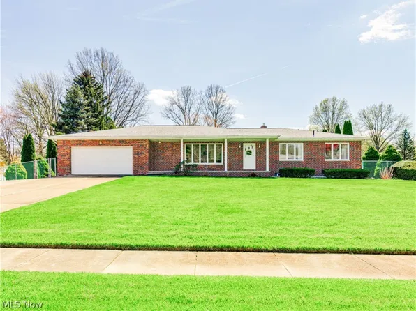 758 Penn Wood Dr, Tallmadge, OH 44278