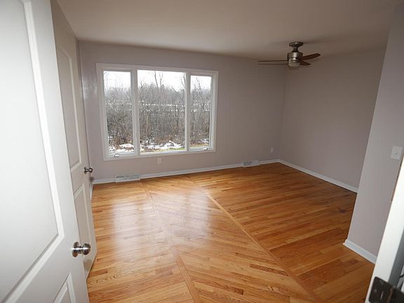 4th image of 2559 Grove Bluff Dr SE